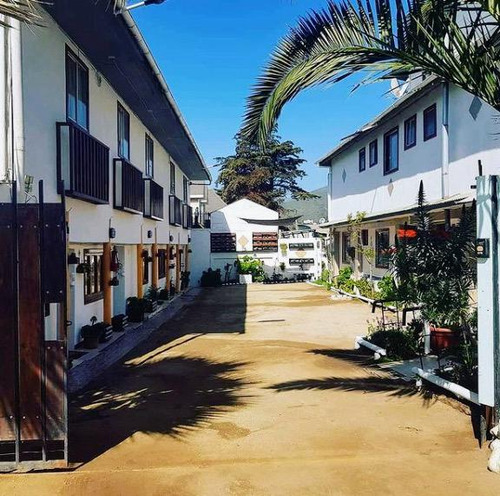 Se Vende Hostal En Maitencillo O Arriendo Toda La Propiedad