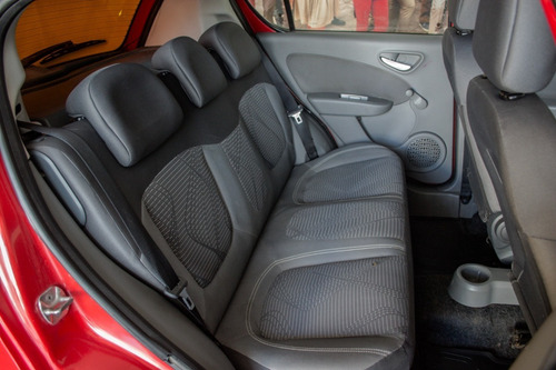 Imagen 10 de 23 de Fiat Palio Attractive Top 1.4 Nafta Full Rojo 5 Puertas Gnc