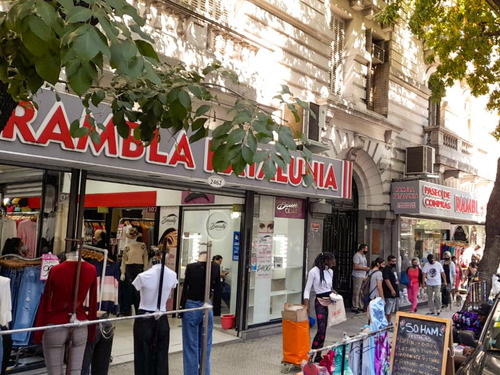 Imagen 2 de 12 de Locales Comerciales En Once
