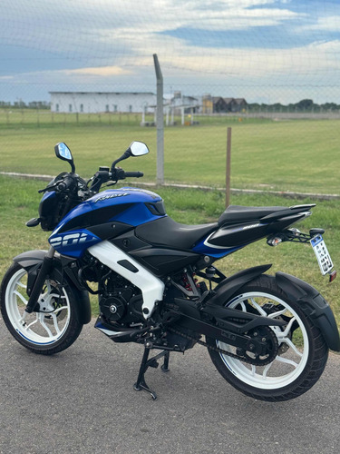 Rouser Ns 200
