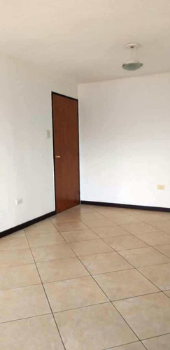 Apartamento En Venta Residencia Guaica Mar