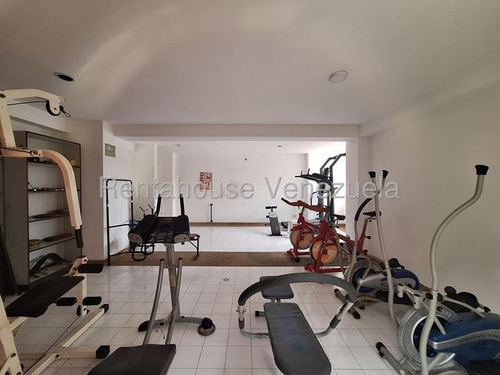 Bello Y Amplio Apartamento En Alquiler En Santa Eduvigis