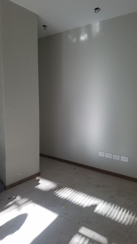 Imagen 4 de 10 de Alquiler De Local Comercial A Estrenar, En Calle 2 E/ 57 Y 5