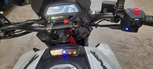 Moto 400cc, En Exelente Estado Todo Al Dia Lista Para Andar