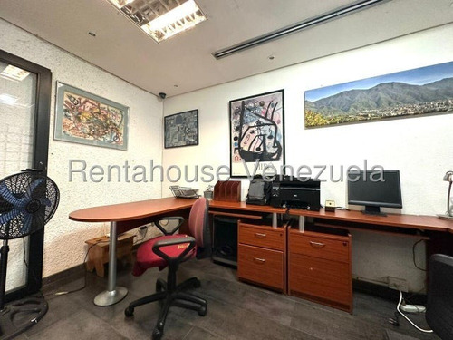 Excelente Local Comercial En Alquiler En Los Palos Grandes, 25-9993
