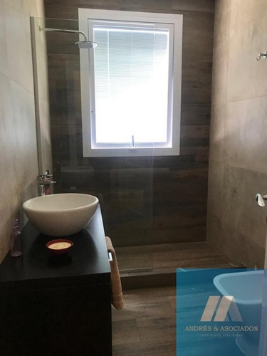 Imagen 30 de 30 de Venta Casa, Bs As Village, Lote 1039 Mts²