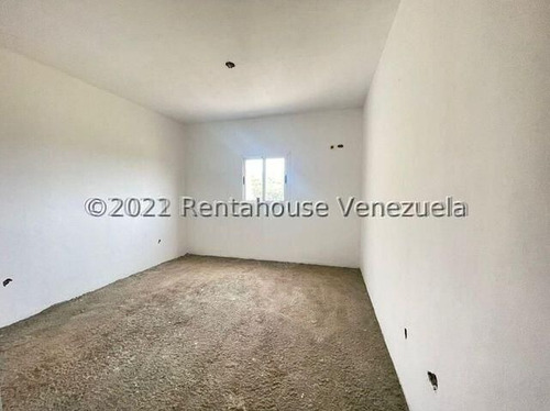Imagen 9 de 10 de Excelente Opción Para Estrenar En Este Townhouse Con Ubicacion En Santa Irene, Punto Fijo.