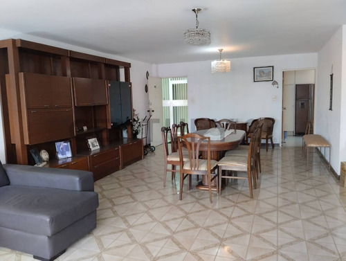 Apartamento En Venta En La Candelaria, Sur 11, Edif Orlando Ah