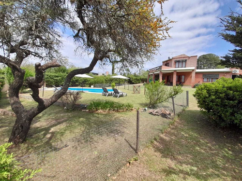 Imagen 2 de 14 de Casa En Potrero De Garay A 2 Cuadras Del Lago Con Pileta!