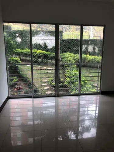 Apartaestudio En Arriendo En Cristales. Cod A8082