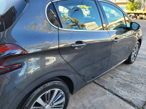 Peugeot 208 1.6 Feline