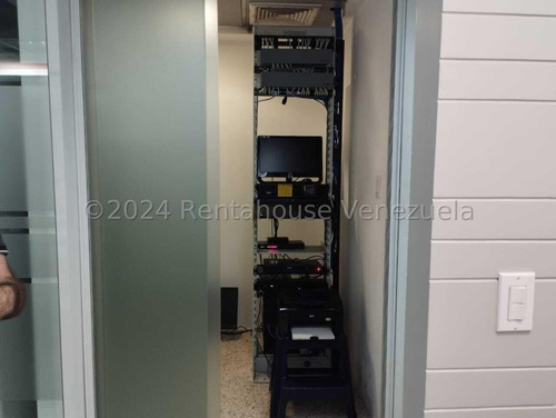 Oficina En Alquiler, Boleíta Norte #24-28829