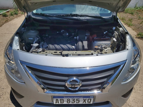 Nissan Versa Sense 2019 Gris