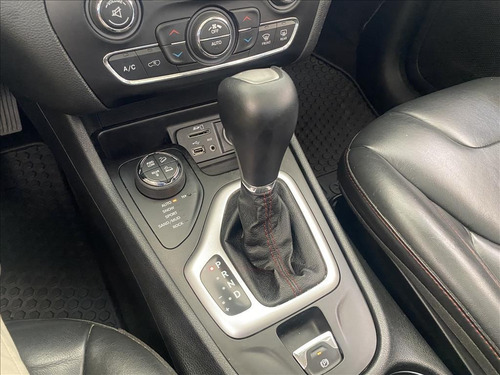 Imagem 6 de 11 de Cherokee 3.2 Trailhawk 4x4 V6 24v Gasolina 4p Automático