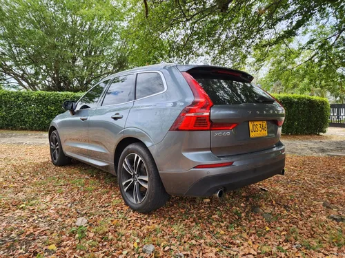 Volvo XC60 T5 Awd Momentum Blindaje 2 Plus At 2.0 Cc T 2021