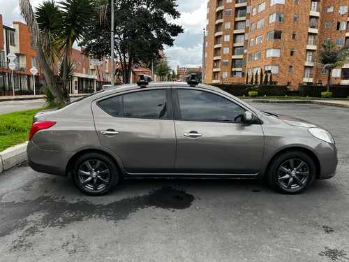 Nissan Versa 1.6 Advance
