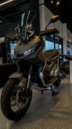 Imagem 1 de 3 de Honda X-adv 750