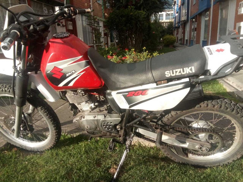 Susuky Dr 200 Modelo 2012
