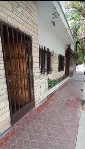 Casa En Venta - 3 Dormitorios 1 Baño - 250mts2 - Guaymallén