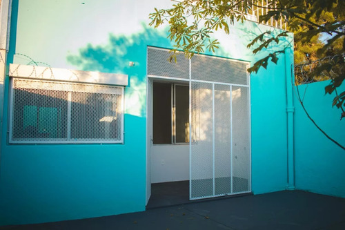 Vende Casa De 3 Dorm. Jardin Al Frente, Cochera. Avda. Belloni Y Manuel Calleros