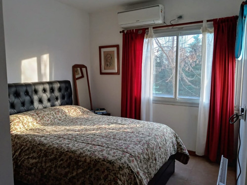 Imagen 5 de 9 de Hermosa Casa 4 Ambientes Con Parque En Los Robles