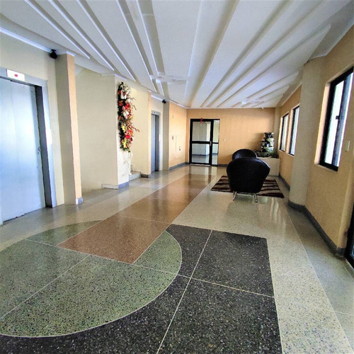 Imagen 2 de 10 de Apartamento En El Parralcod:11298albert González 04121444789