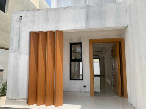 Espectacular Vivienda Ubicada En Un Residencial Cerrado