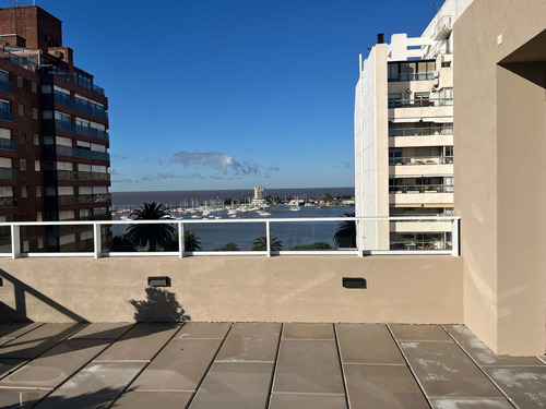 Vendo, Apartamento, Puerto Del Buceo, 2 Y Garaje.