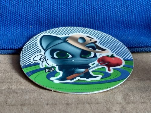 Tazos 2013 Super Funki Punky Mega Silver Stamp #151 Nuts (Usado)