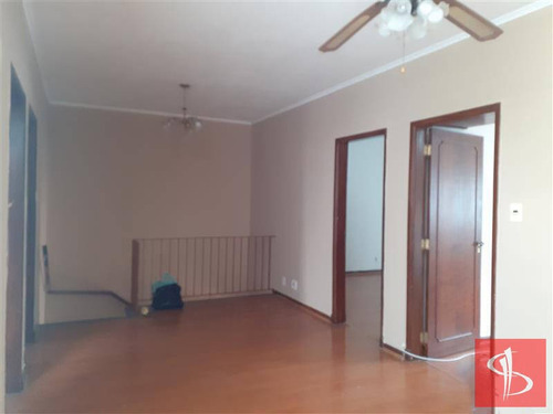 Imagem 1 de 8 de Casa Com Ótima Localização E Reformada. - 397