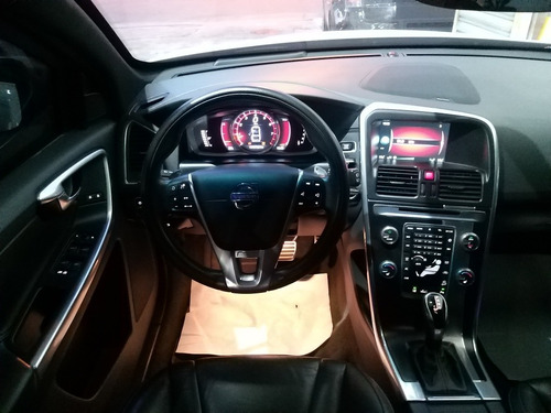 Imagem 10 de 10 de Volvo Xc60 2015 3.0 T6 R-design 5p