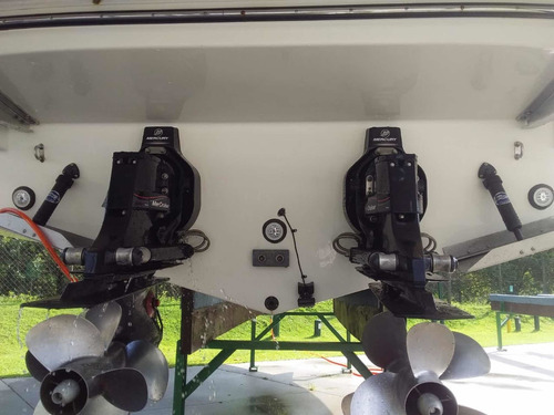 Imagem 12 de 15 de Lancha Bayliner 310