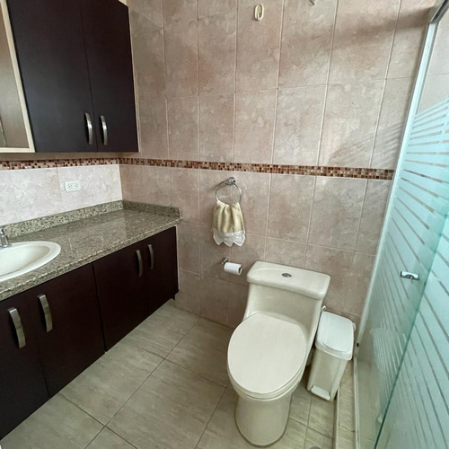 Imagen 9 de 15 de En Venta Apartamento En El Paraíso
