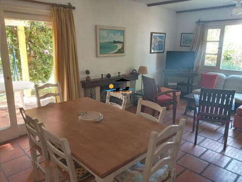 Vendo Casa En Montoya Con 750m De Terreno,4 Dormitorios,mas Dependencia De Servicio.