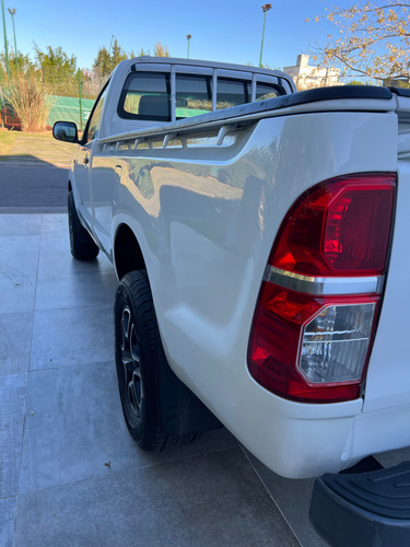 Toyota Hilux Cabina Simple Dx Pack Diesel 4x2 Cuero