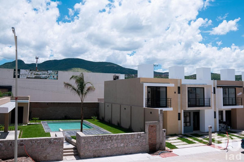 Venta Casa 3 Ambientes Real De Los Naranjos