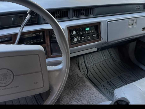 Cadillac Deville,
