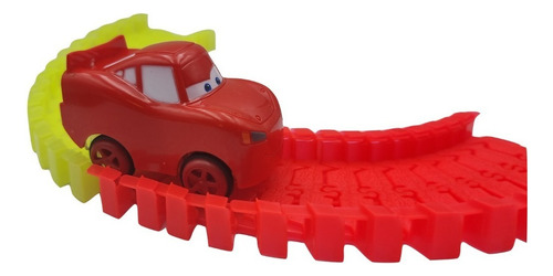 Pista Cars Flexible Auto Luminoso Rayo Mcqueen 220 Piezas 