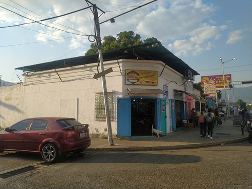 Jose R Armas,terreno De Uso Comercial En La Av. Universidad Con Av. 190 De Naguanagua. Prt-023