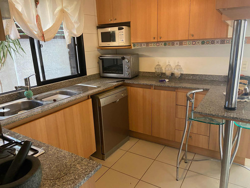 Rebajada . Condominio Alto Macul . Trato Directo.