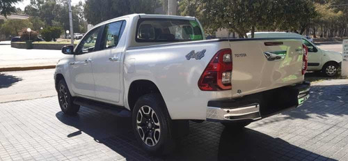 Imagen 5 de 11 de Toyota Hilux 2022 2.8 Cd Srx 177cv 4x4