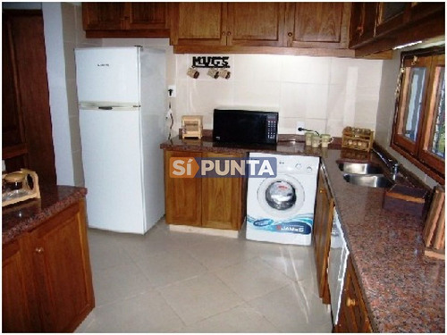 Imagen 4 de 9 de Casa En Venta - Playa Mansa