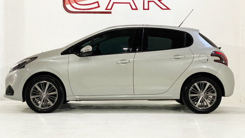 Peugeot 208 Feline