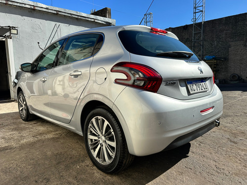 Peugeot 208 1.6 Feline