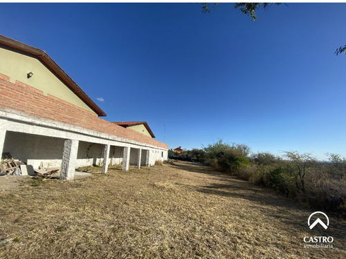 Hotel Sobre Los Mandarinos, Carpintería.