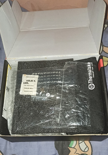 Fuente De Poder Thermaltake Toughpower 775w 80 Plus Bronze (Usado)