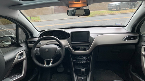 Peugeot 208 Feline Tiptronic