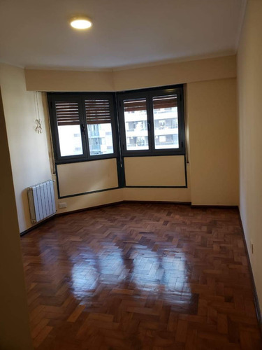Venta De Departamento 2 Dormitorios Sobre Bv Chacabuco Al 700