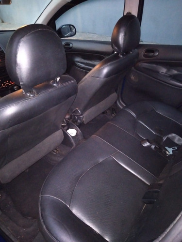 Imagem 9 de 10 de Peugeot 207 1.4
