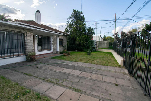 Casa En Venta - 3 Dormitorios 4 Baños 2 Cocheras - 780mts2 - Manuel B Gonnet